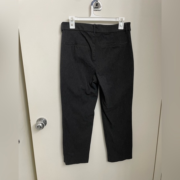 Old Navy high rise Pixie cropped pants - Picture 2 of 10